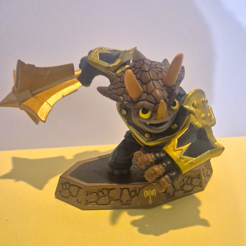 Skylanders crusher gold - skylanders,